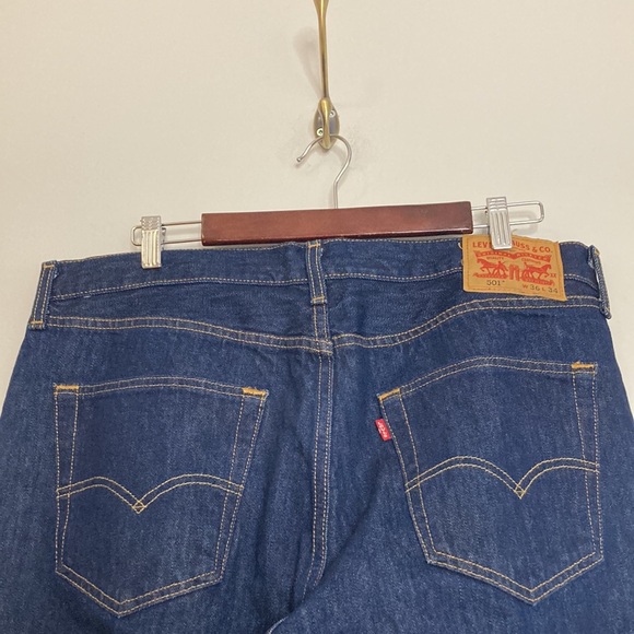 Levi's Jeans Mens 36 x 30 Dark Blue 501 Straight Leg Button Fly Red Tab Hemmed - Picture 4 of 14